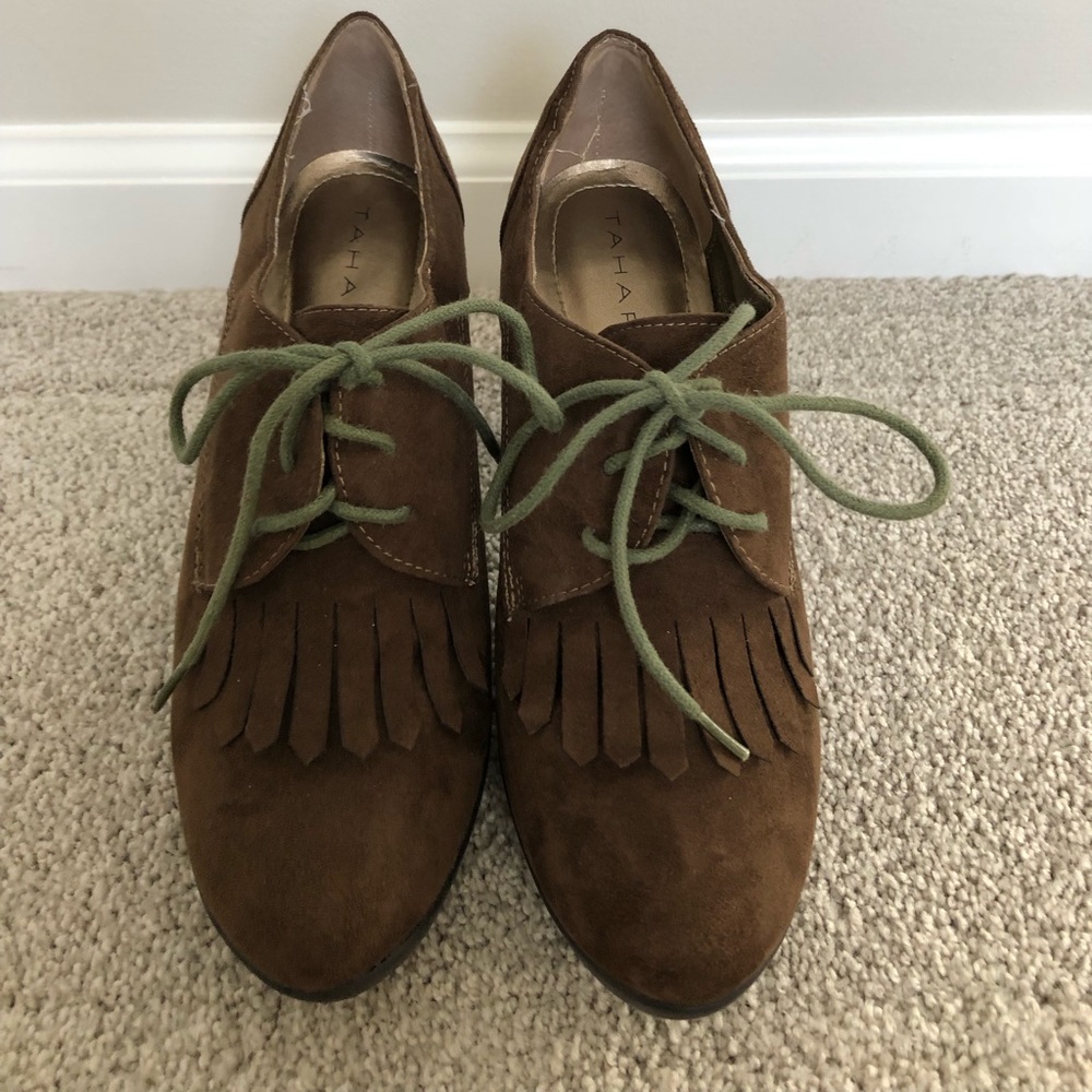 Tahari Lace up heels